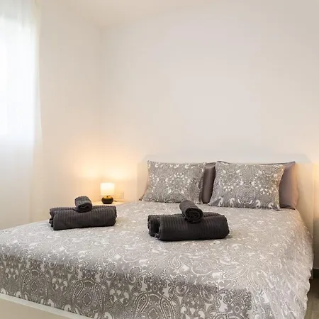Casa Lucien - Newly Refurbished Apartment With Swimming Pool - Ideal For Couples Corralejo Exterior photo